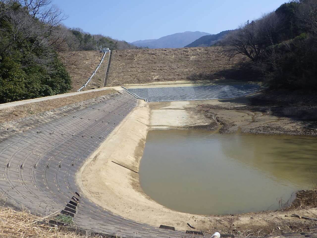 皿谷上池耐震補強工事